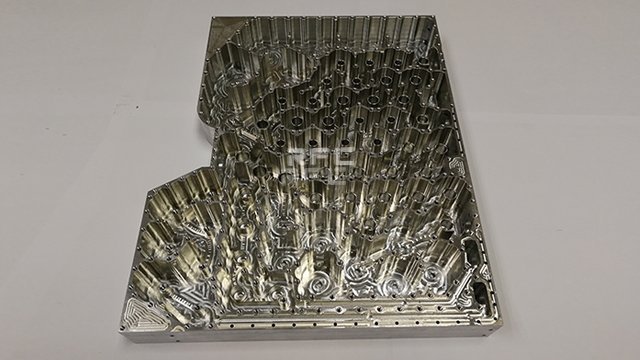 大(dà)型龍門銑(xǐ)加工的創新與發展